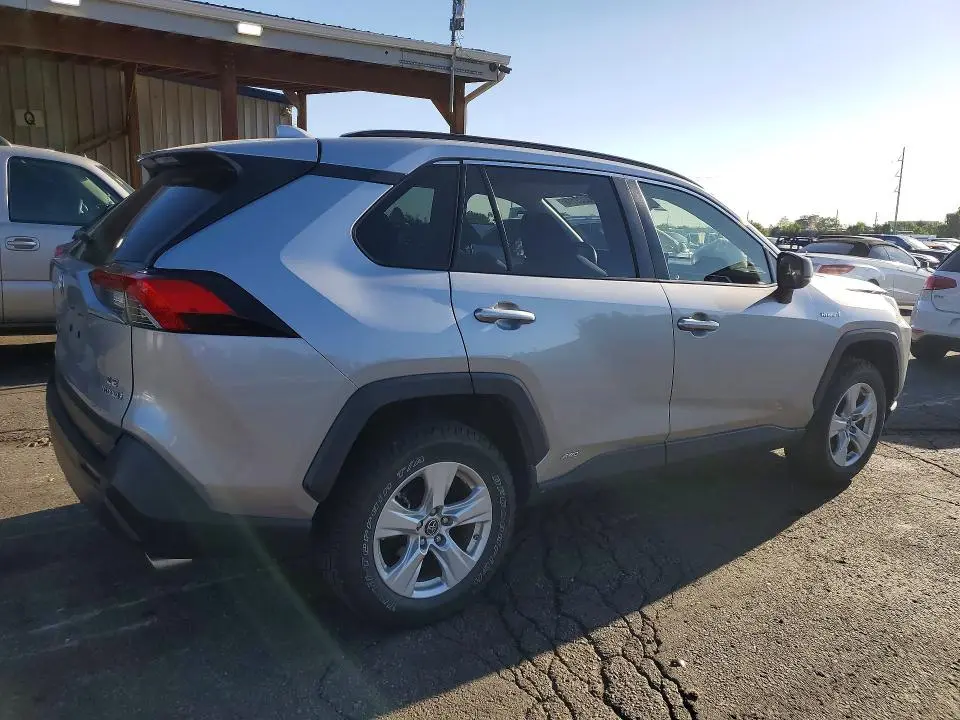 2019 TOYOTA RAV4 LE  