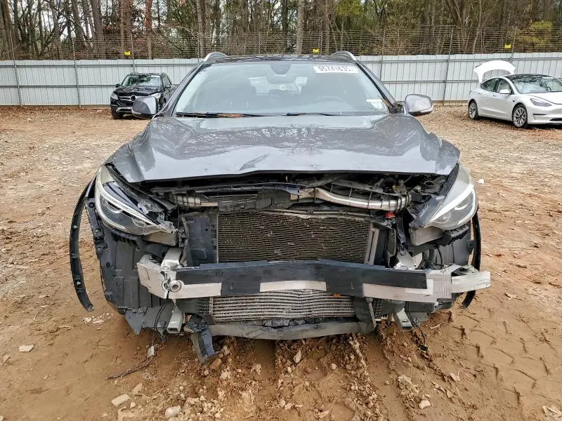 2018 INFINITI QX30 BASE  