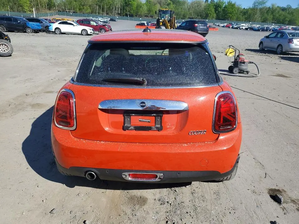 2021 MINI COOPER   