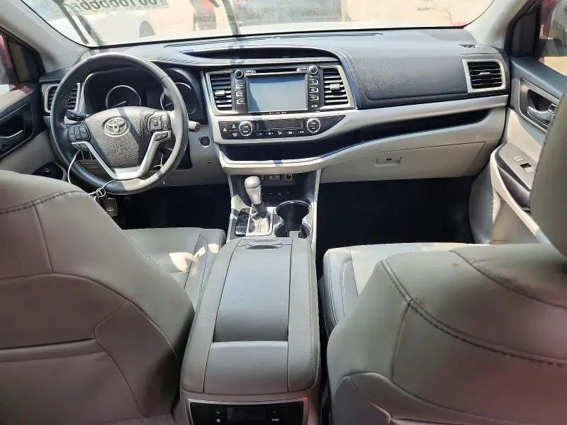 2019 TOYOTA HIGHLANDER XLE  
