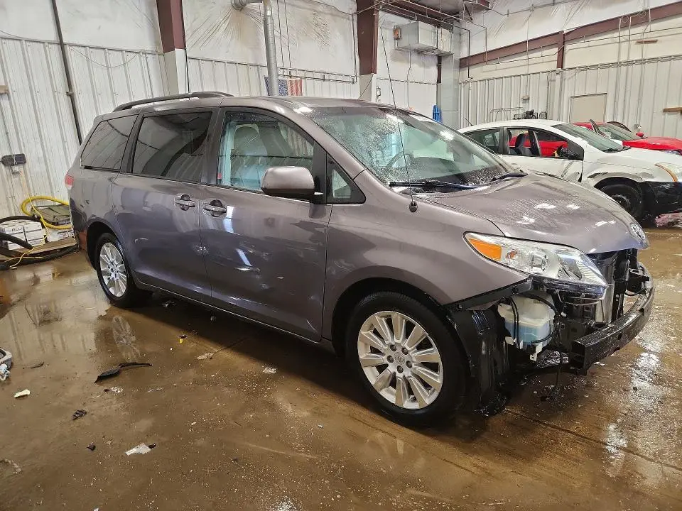 2011 TOYOTA SIENNA XLE 7 PASSENGER  