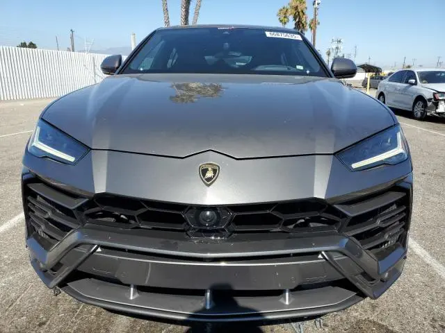 2022 LAMBORGHINI URUS   