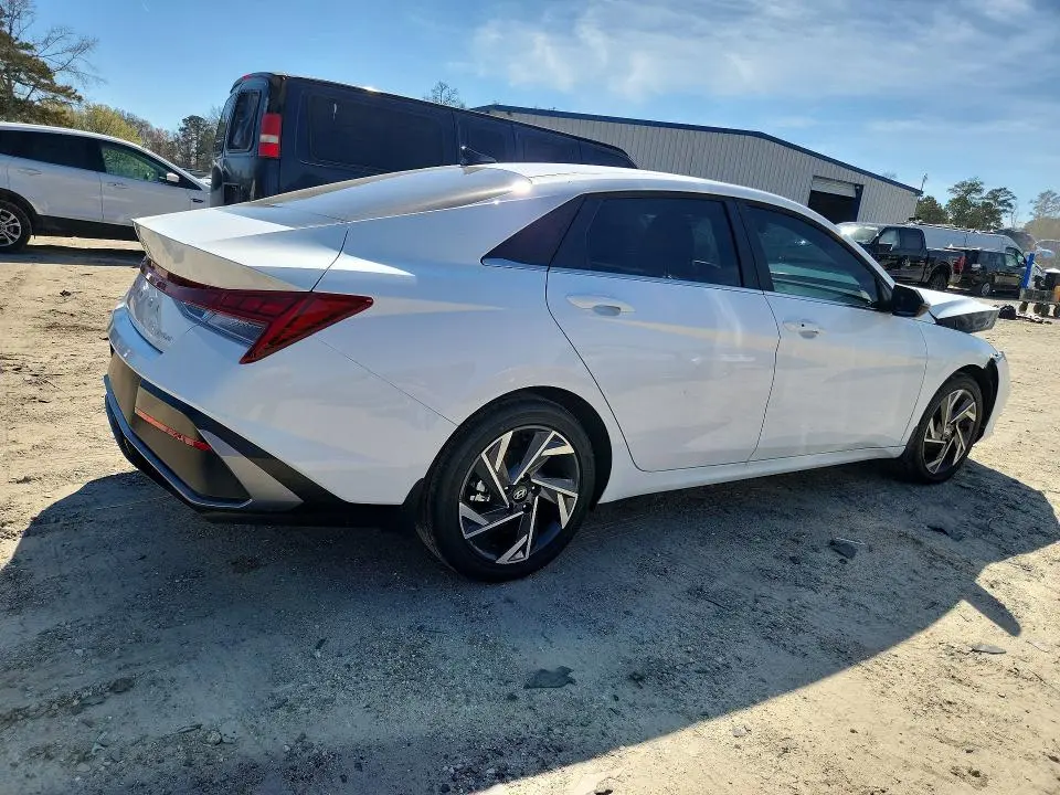 2026 HYUNDAI ELANTRA LIMITED  
