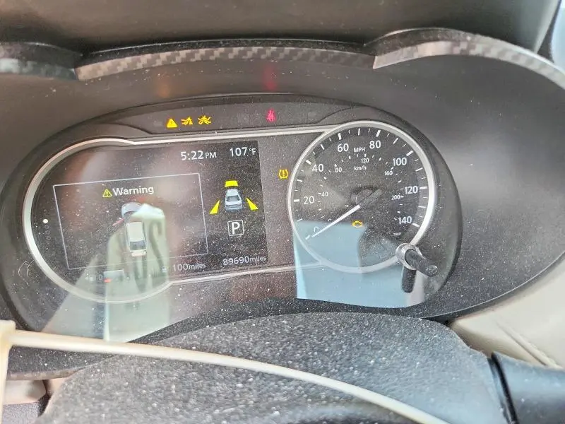 2021 NISSAN VERSA SV  