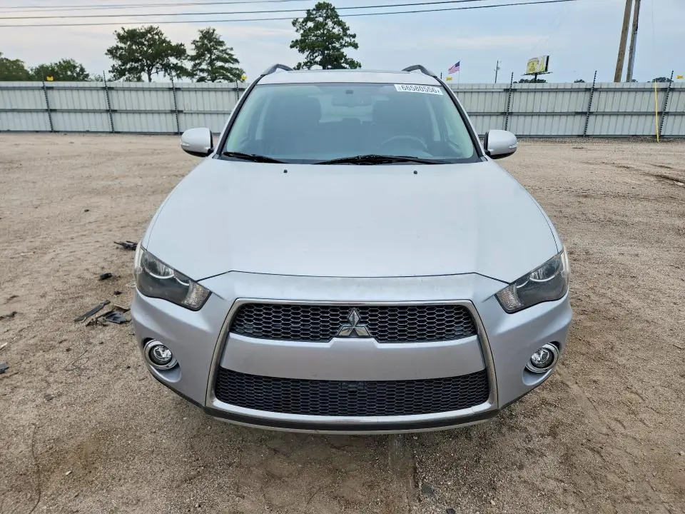 2013 MITSUBISHI OUTLANDER SE  