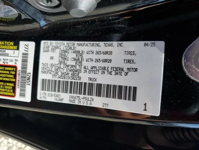 2025 TOYOTA TUNDRA CREWMAX LIMITED  