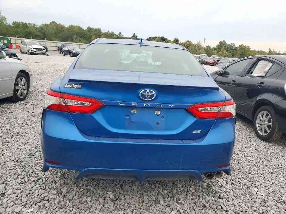 2020 TOYOTA CAMRY SE  