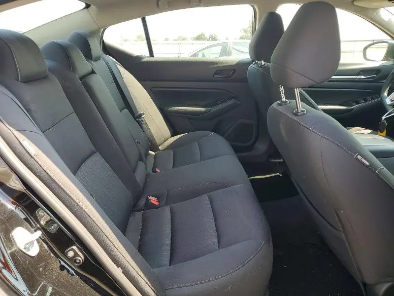 2023 NISSAN ALTIMA SV  