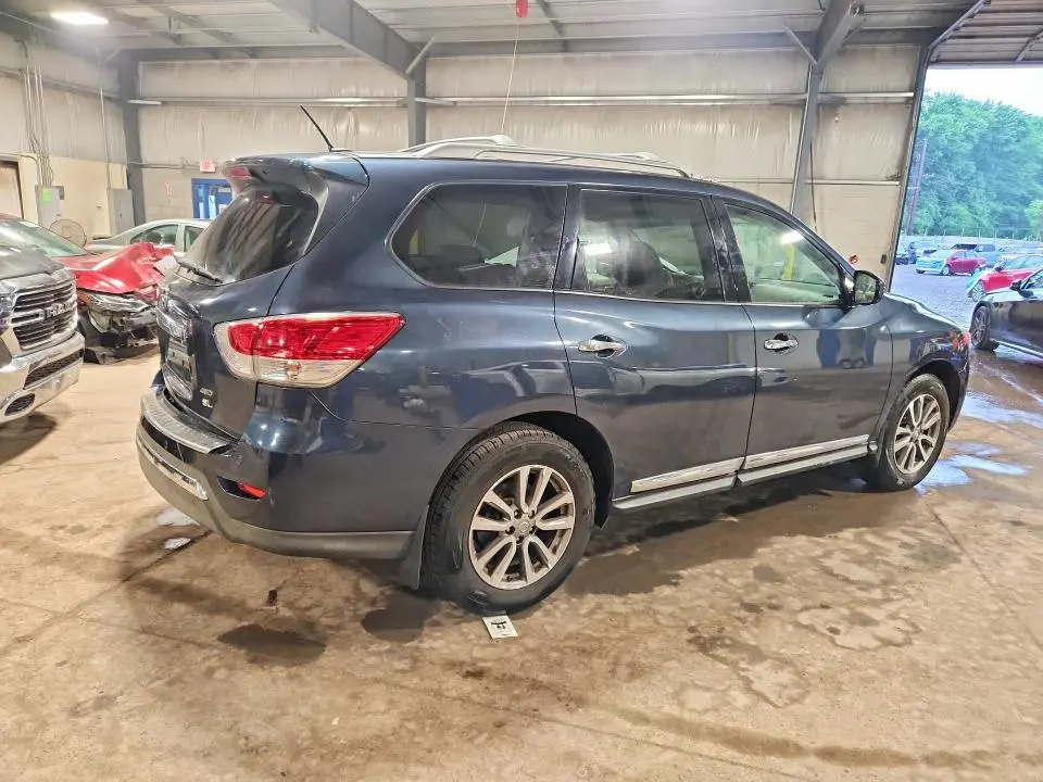 2015 NISSAN PATHFINDER SL  