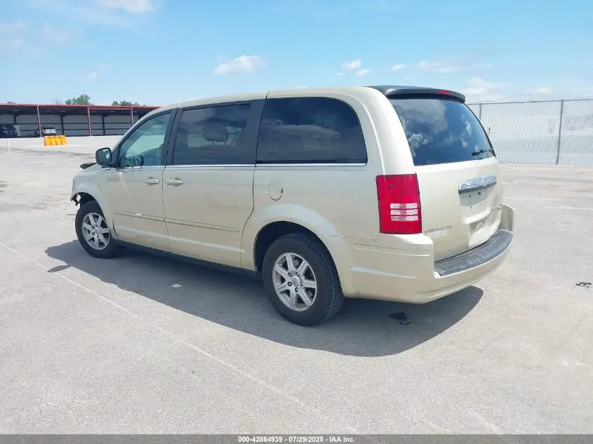 2010 CHRYSLER TOWN & COUNTRY NEW LX