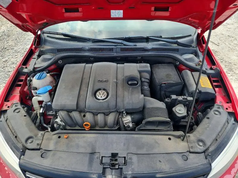 2013 VOLKSWAGEN JETTA SE  