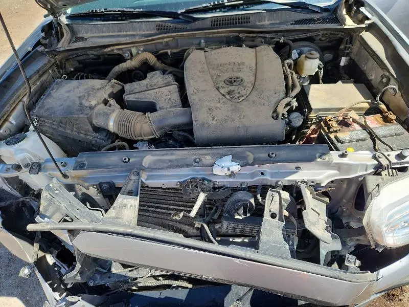 2020 TOYOTA TACOMA SR5 V6  