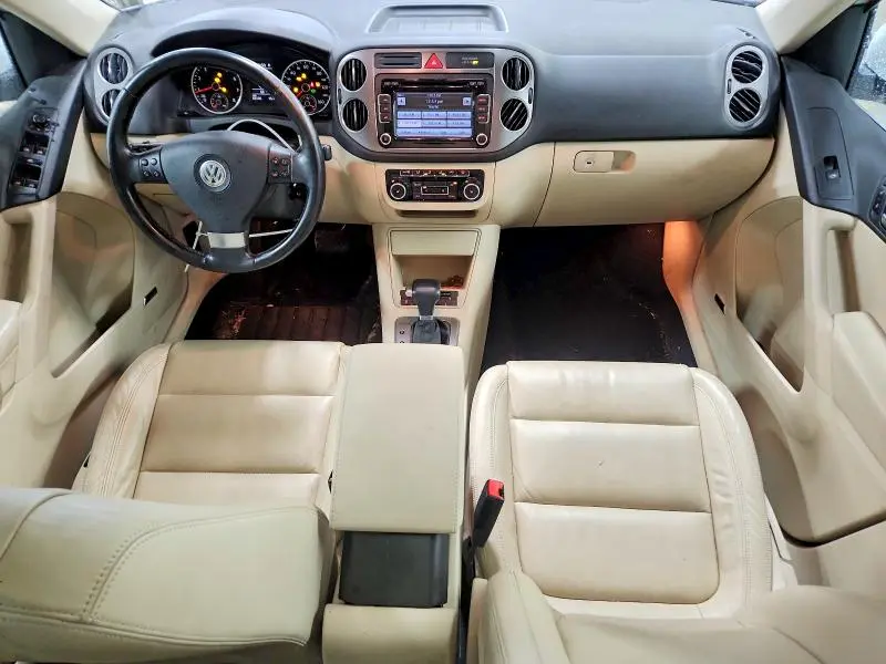2010 VOLKSWAGEN TIGUAN SE  