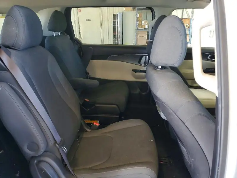 2022 KIA CARNIVAL LX  
