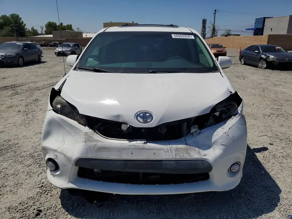 2014 TOYOTA SIENNA SPORT  