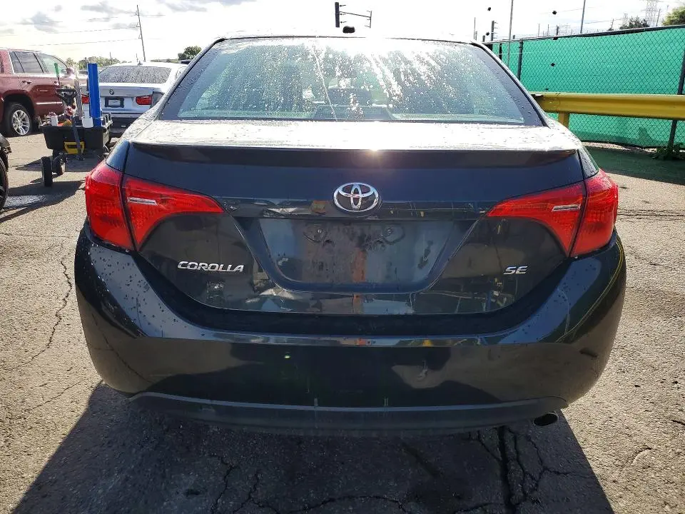 2018 TOYOTA COROLLA SE  