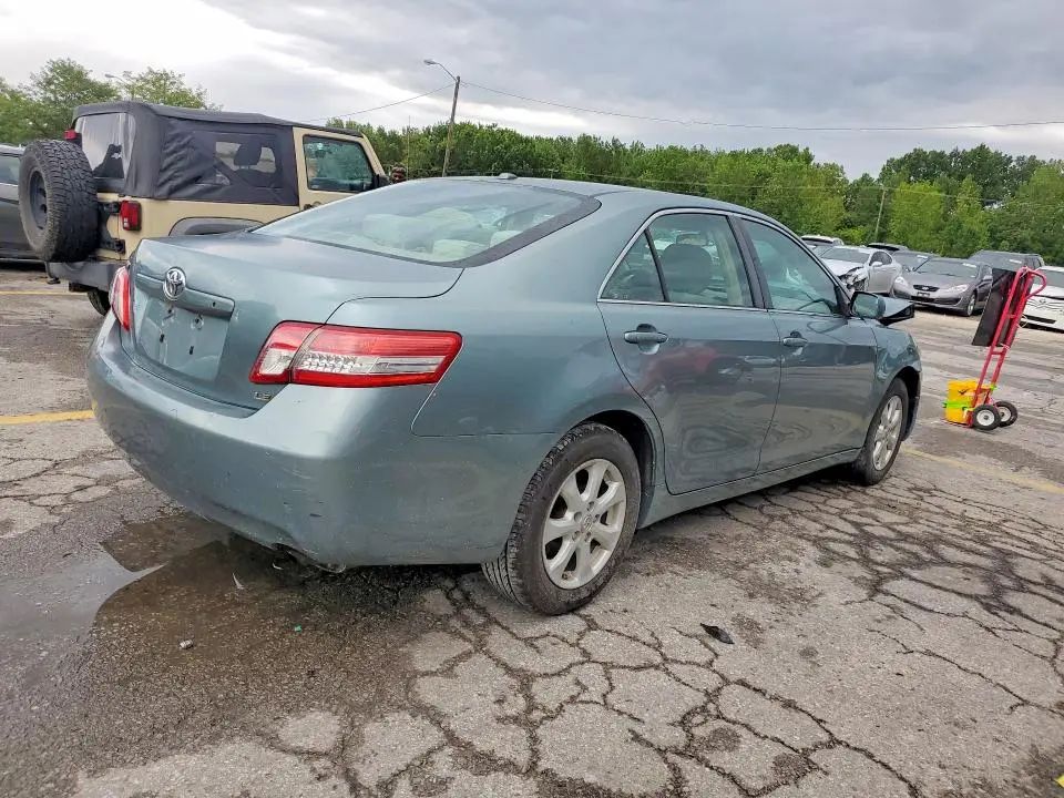 2011 TOYOTA CAMRY LE  
