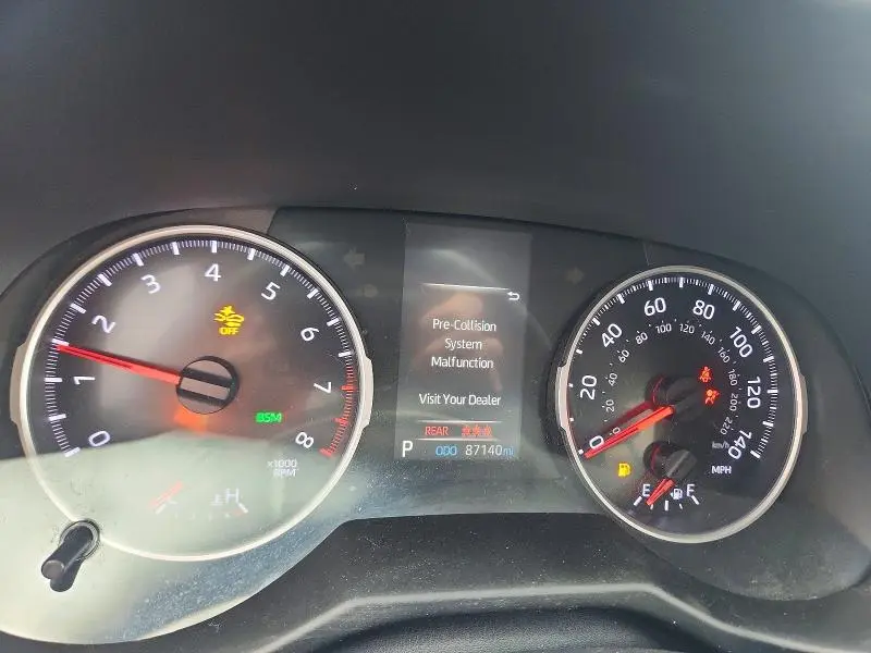 2020 TOYOTA RAV4 XLE  