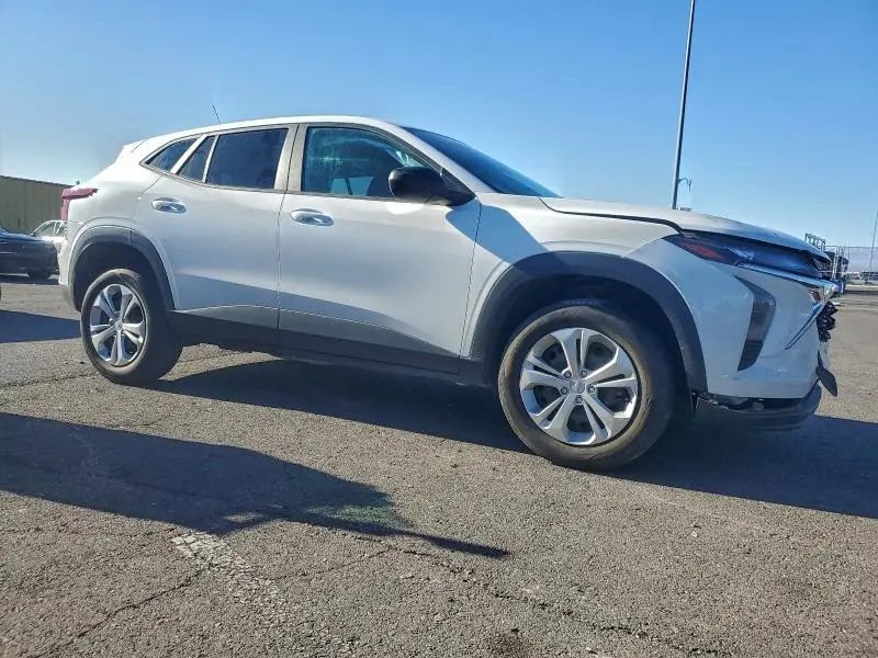 2024 CHEVROLET TRAX LS  