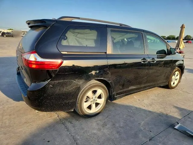 2019 TOYOTA SIENNA LE  