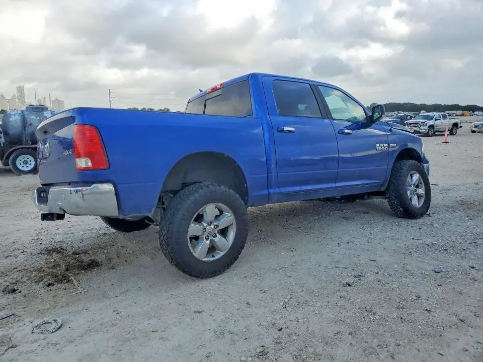 2017 RAM 1500 SLT  