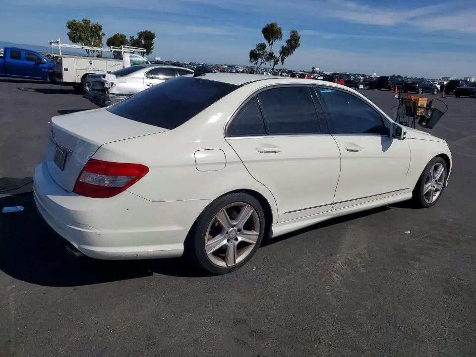 2011 MERCEDES-BENZ C 300  