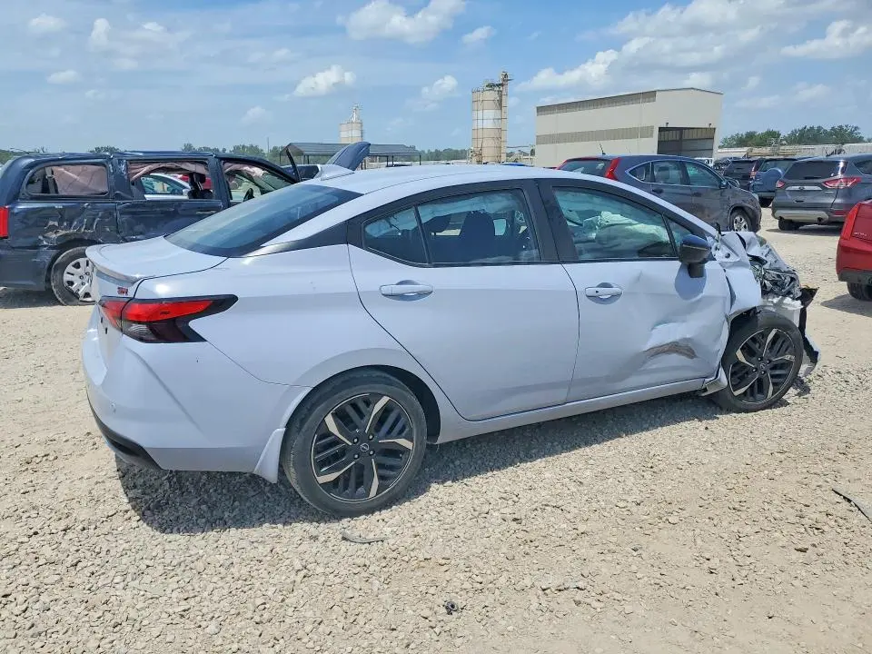 2024 NISSAN VERSA SR  