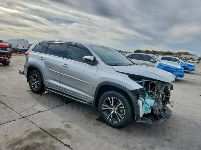 2018 TOYOTA HIGHLANDER LE  