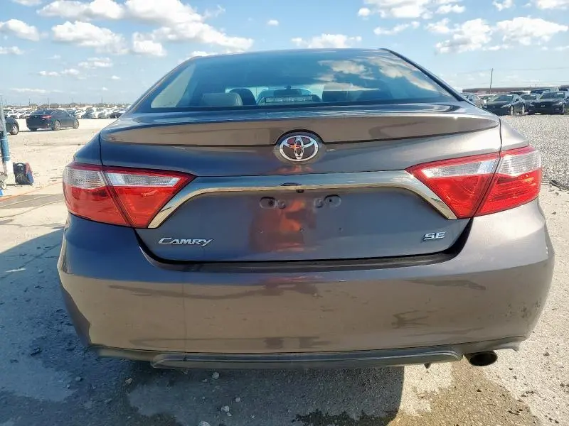 2016 TOYOTA CAMRY LE  