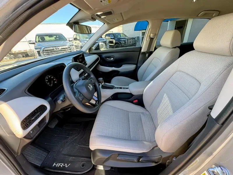 2025 HONDA HR-V LX  