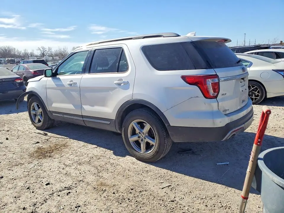 2017 FORD EXPLORER XLT  