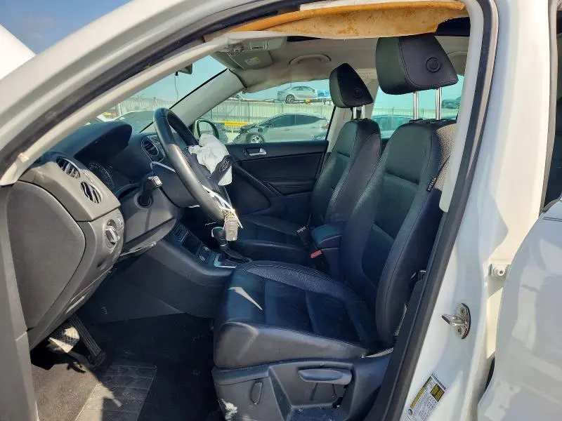 2015 VOLKSWAGEN TIGUAN S  