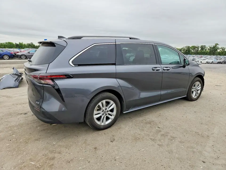 2025 TOYOTA SIENNA XLE 7-PASSENGER  