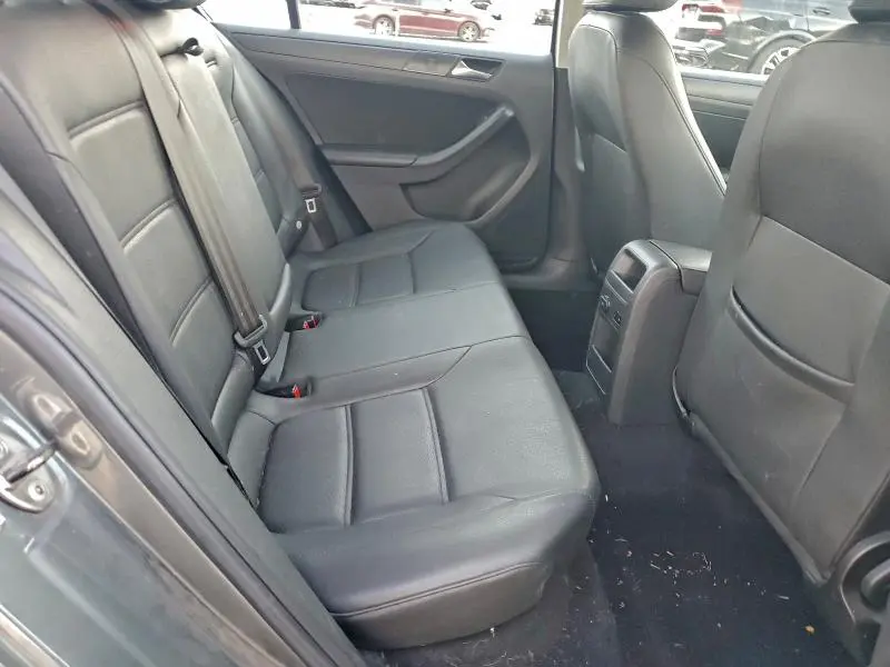 2012 VOLKSWAGEN JETTA SE  