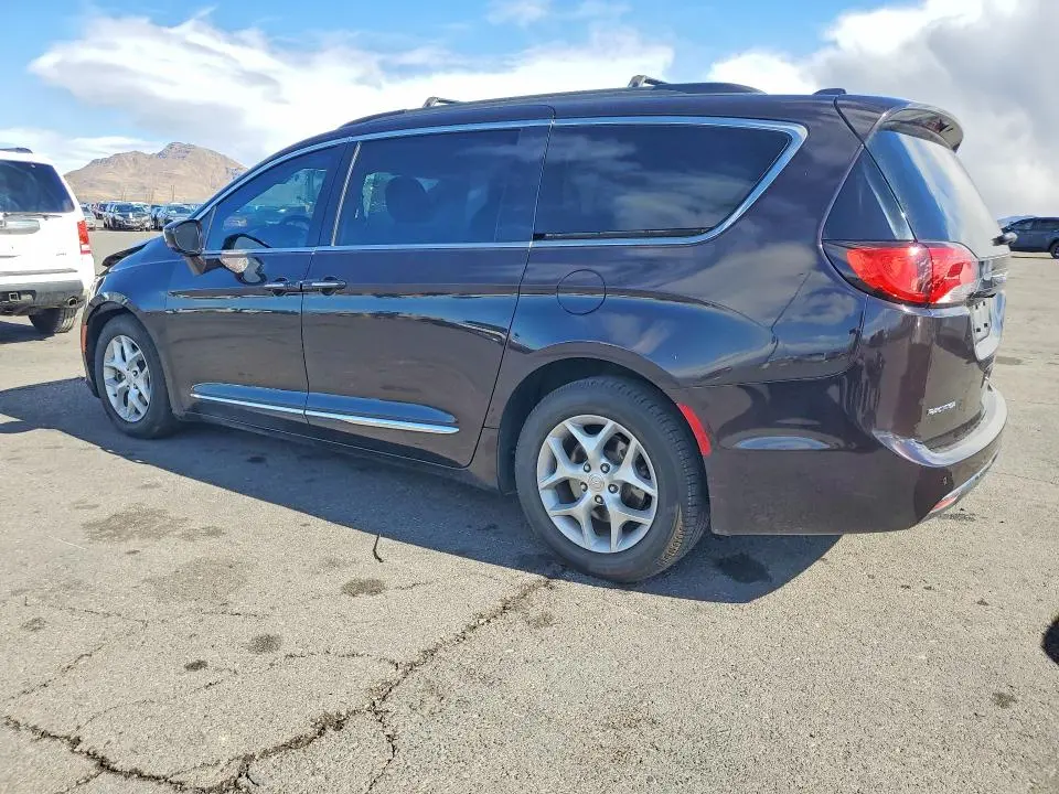2017 CHRYSLER PACIFICA TOURING L  
