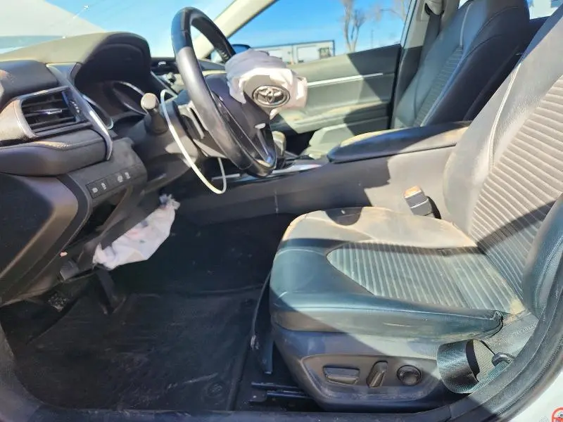 2019 TOYOTA CAMRY SE  