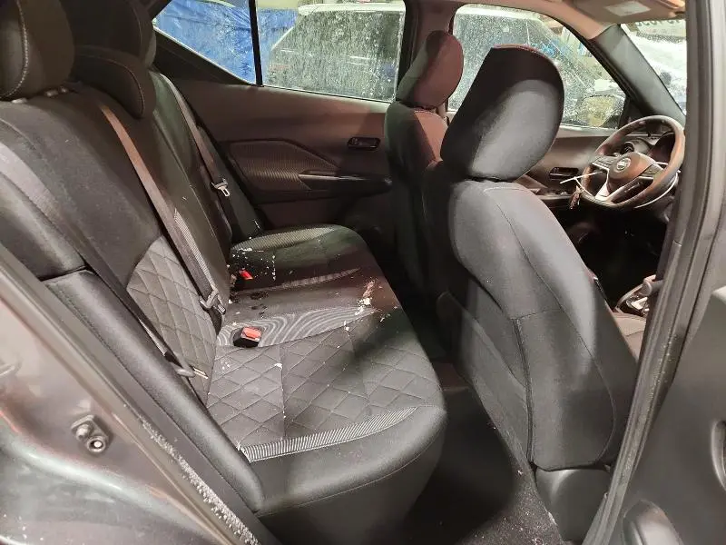 2020 NISSAN KICKS S  