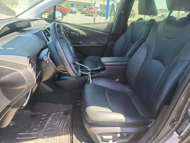 2019 TOYOTA PRIUS XLE  