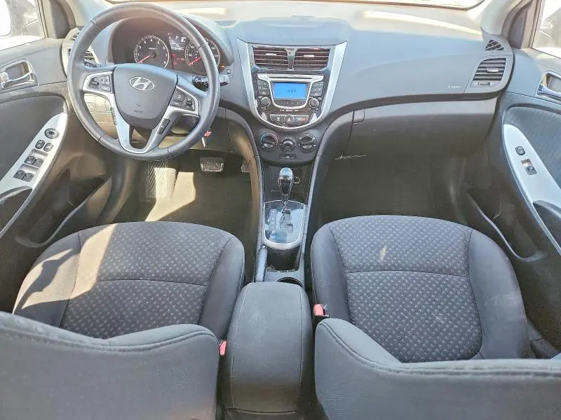2012 HYUNDAI ACCENT SE  