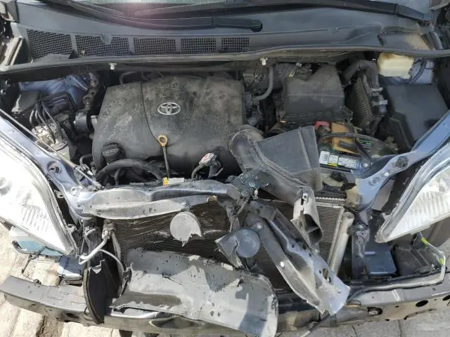 2017 TOYOTA SIENNA XLE  