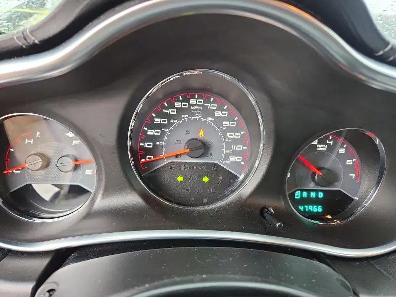 2013 DODGE AVENGER SE  