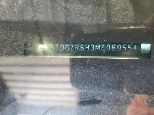 2021 TOYOTA HIGHLANDER XLE  