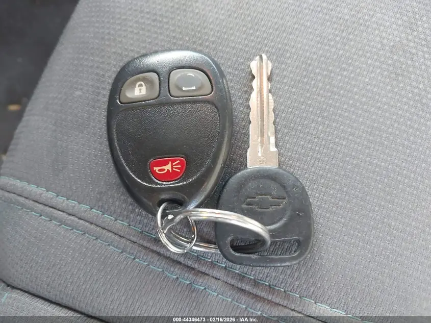 2013 CHEVROLET TRAVERSE LS