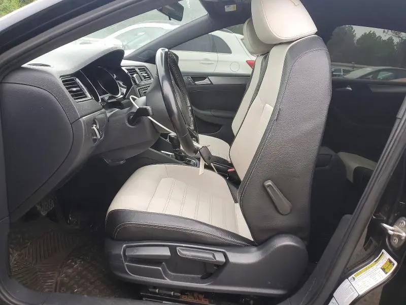 2016 VOLKSWAGEN JETTA SPORT  