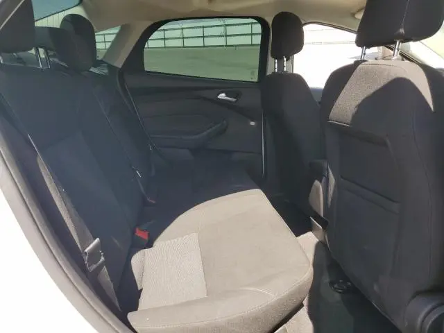 2018 FORD FOCUS SE  