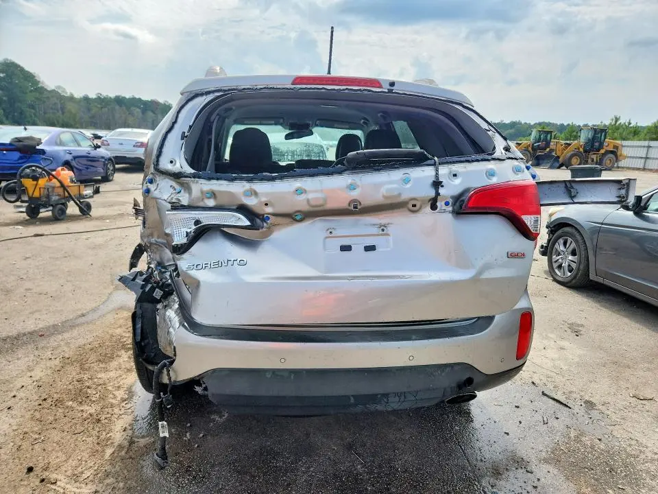 2015 KIA SORENTO LX  