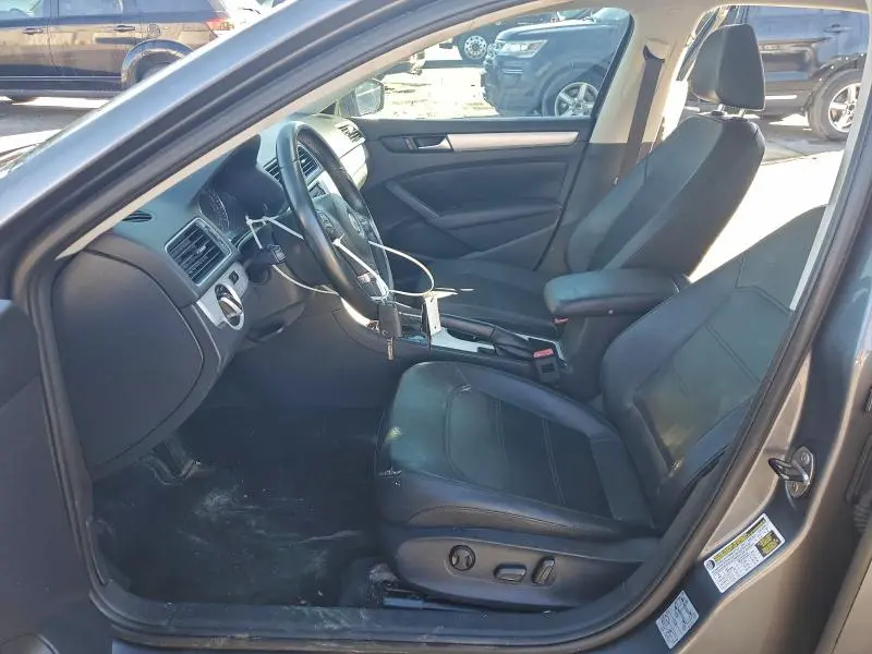 2013 VOLKSWAGEN PASSAT SE  