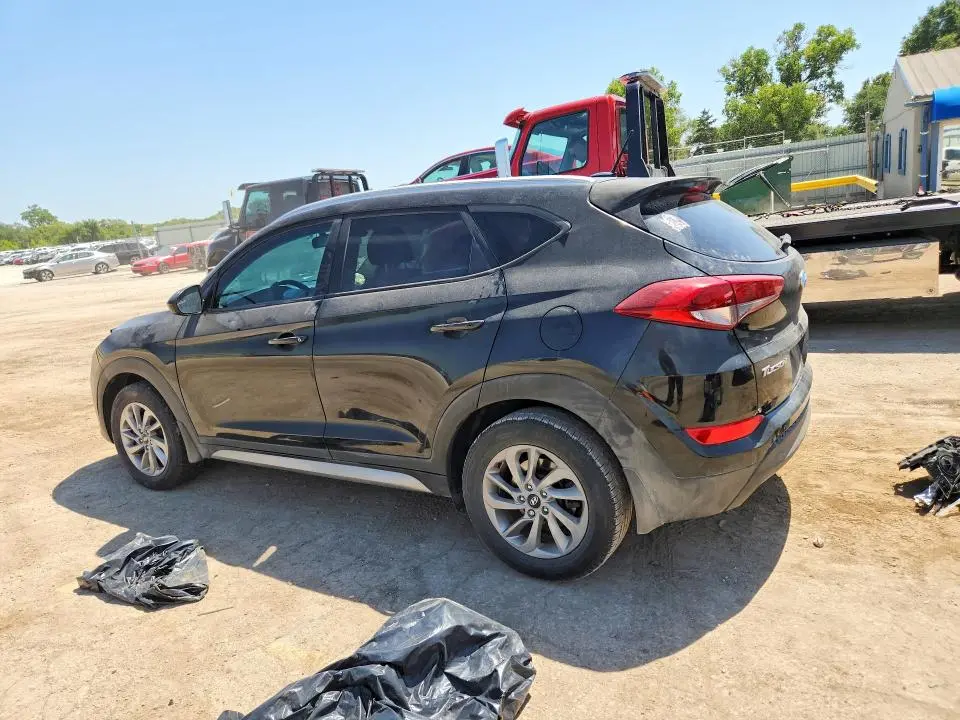 2017 HYUNDAI TUCSON SE  