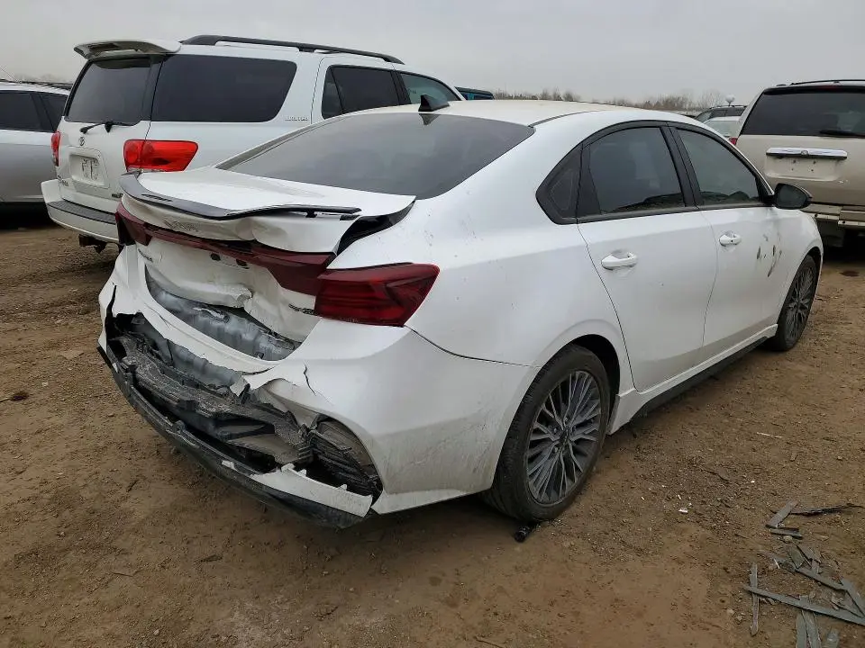 2023 KIA FORTE GT-LINE  
