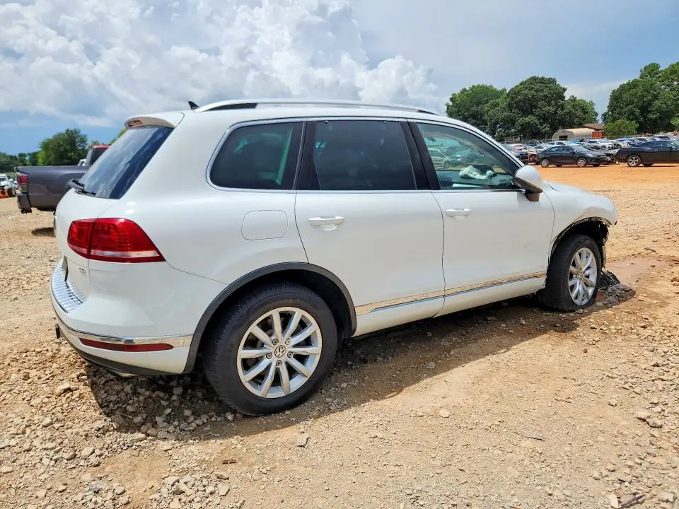 2015 VOLKSWAGEN TOUAREG V6  